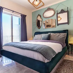 Arty Vintage Townhouse With Rooftop Shower & Sun Loungers , Olhão Portugal